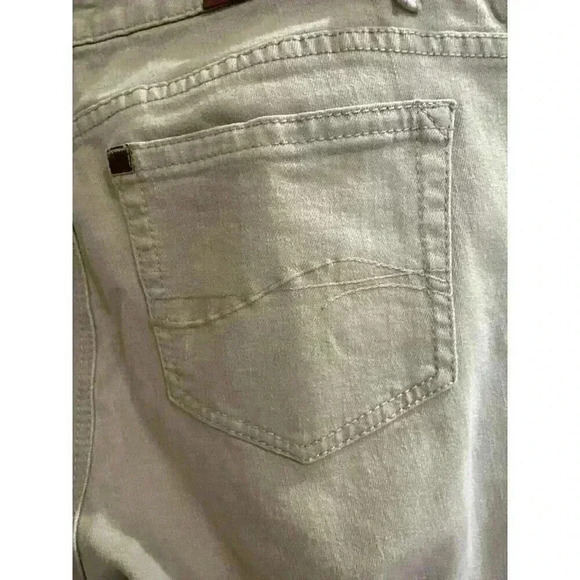 Aura From Women at Wrangler Short Rise Tan Jeans, Size 8P Tall, Pre-Owned - Picture 12 of 12